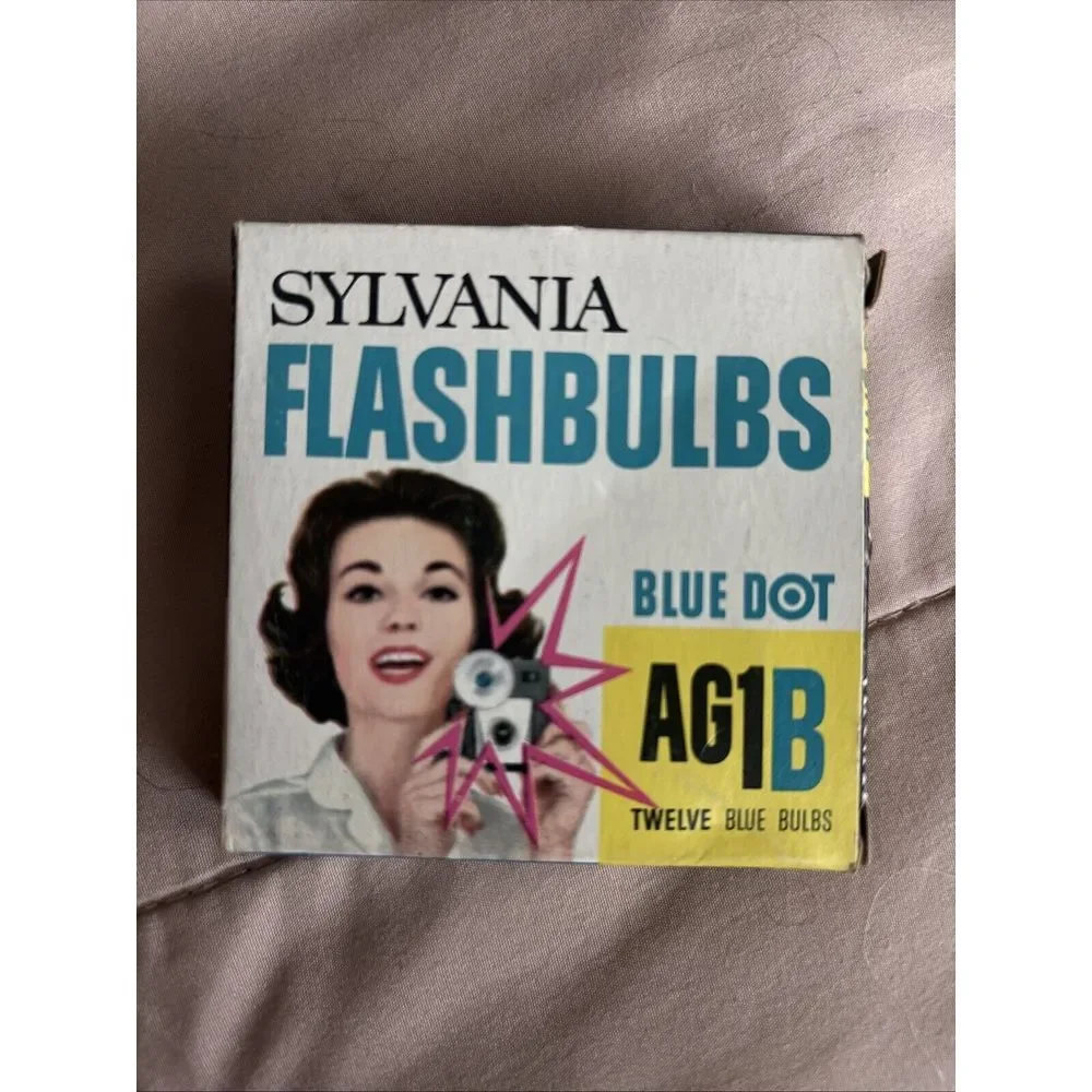 Vintage Sylvania‎ Blue Dot Flashbulbs Style A G One B Original Box 6 Bulbs 2542